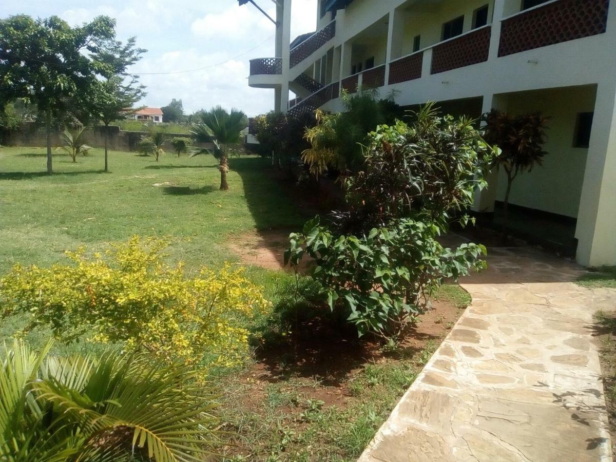 Ashari Hotel Shanzu Esterno foto