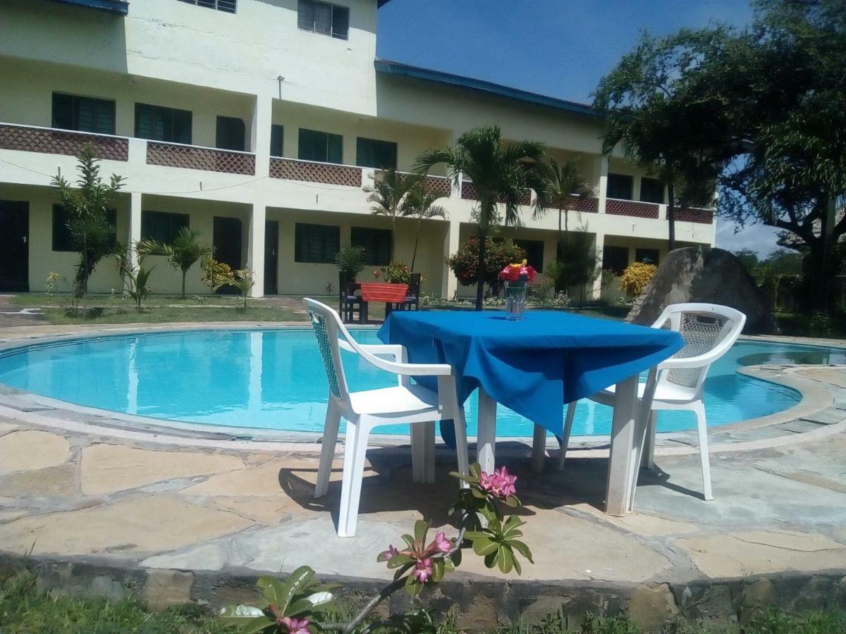 Ashari Hotel Shanzu Esterno foto
